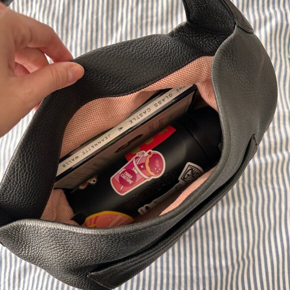 Vintage Dooney and Bourke Pebbled Leather Lock Annalisa Hobo - Picture 7 of 15